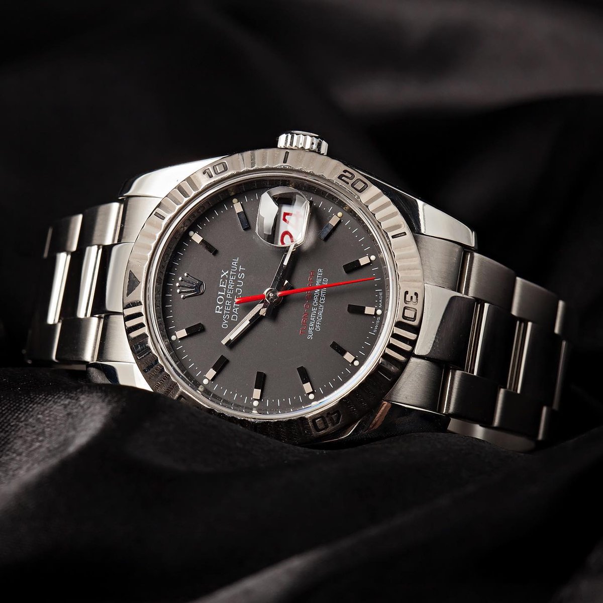 BobsWatches's tweet photo. True or False: Purpose-built as a tool to measure elapsed time, the inaugural Turn-O-Graph was the very first tool watch produced by Rolex.
—
Check our Instagram Story for the answer: https://t.co/ORZLEuiAey
#rolexdatejust #turnograph #bobswatches https://t.co/a0nPw5Cftk
