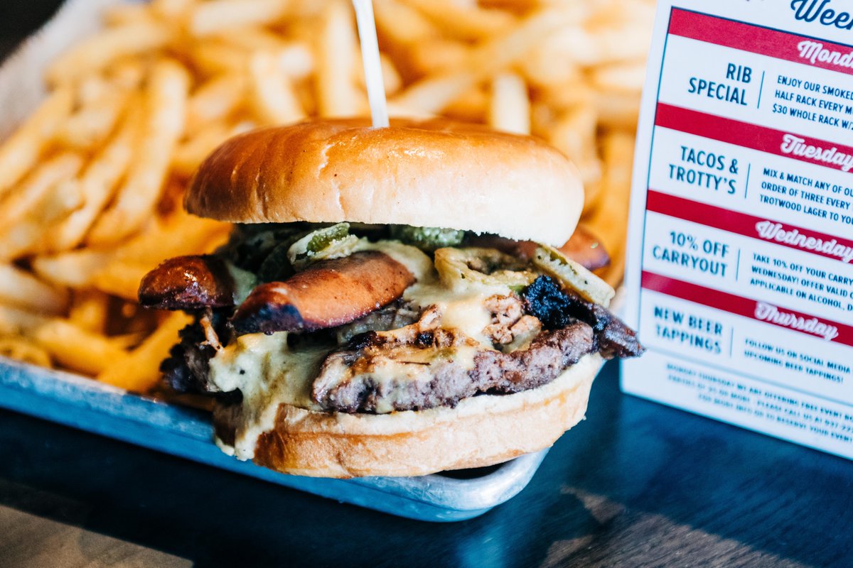 warpedwingmason's tweet photo. This weeks Smokestack sure is a hunk of burnin' love 🔥🔥🔥

Enjoy our #burger topped with smoked pork, spicy mettwurst, fried jalapeños, &amp; creamy beer cheese.

Today is also the launch of our favorite campfire concoction - #10TON #SmoresStout - now #ontap and in 6pk cans to go! https://t.co/EgJGyzUiHx