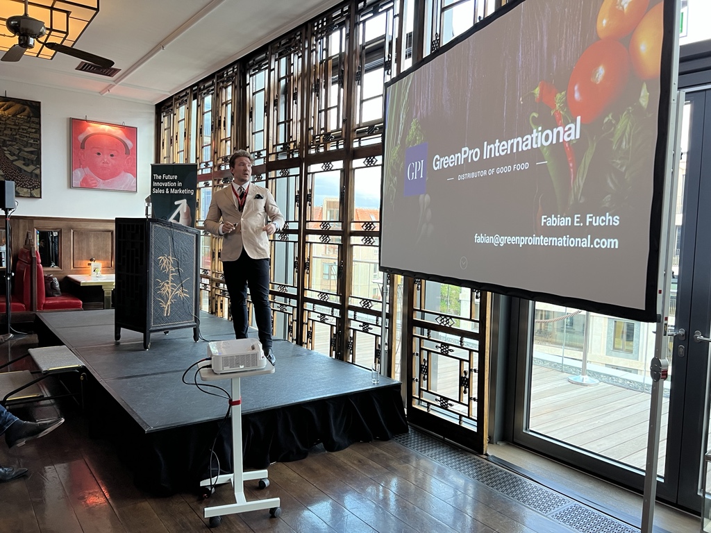 BFactors's tweet photo. Nach Porsche, danke Nikolas, geht es auch sofort ohne Umwege weiter mit Fabian E. Fuchs. Fabian ist Managing Director Germany
bei Convega GPI. Hier ist Plant-Based Future das Top Thema. https://t.co/8HjaB589cu