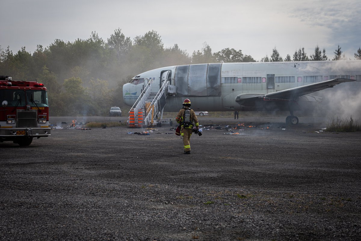 Full-scale emergency response exercise at #YQB! Many safety and security responders put their skills to the test in order to deploy emergency measures in the event of an aircraft landing incident off the airport site. #exercise