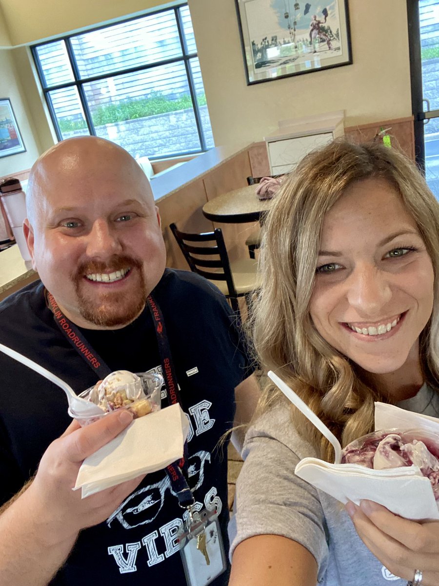 pollardjwawm's tweet photo. We had a fantastic first field experience at Big Deal! Ss saw how different flavors of custard are made, asked the owners questions about their business, and, of course, got to try some of their delicious custard. #WAWMproud @schaefer_kory @WAWMFranklin #PBL #teamenterprise https://t.co/OuxxmFSH24