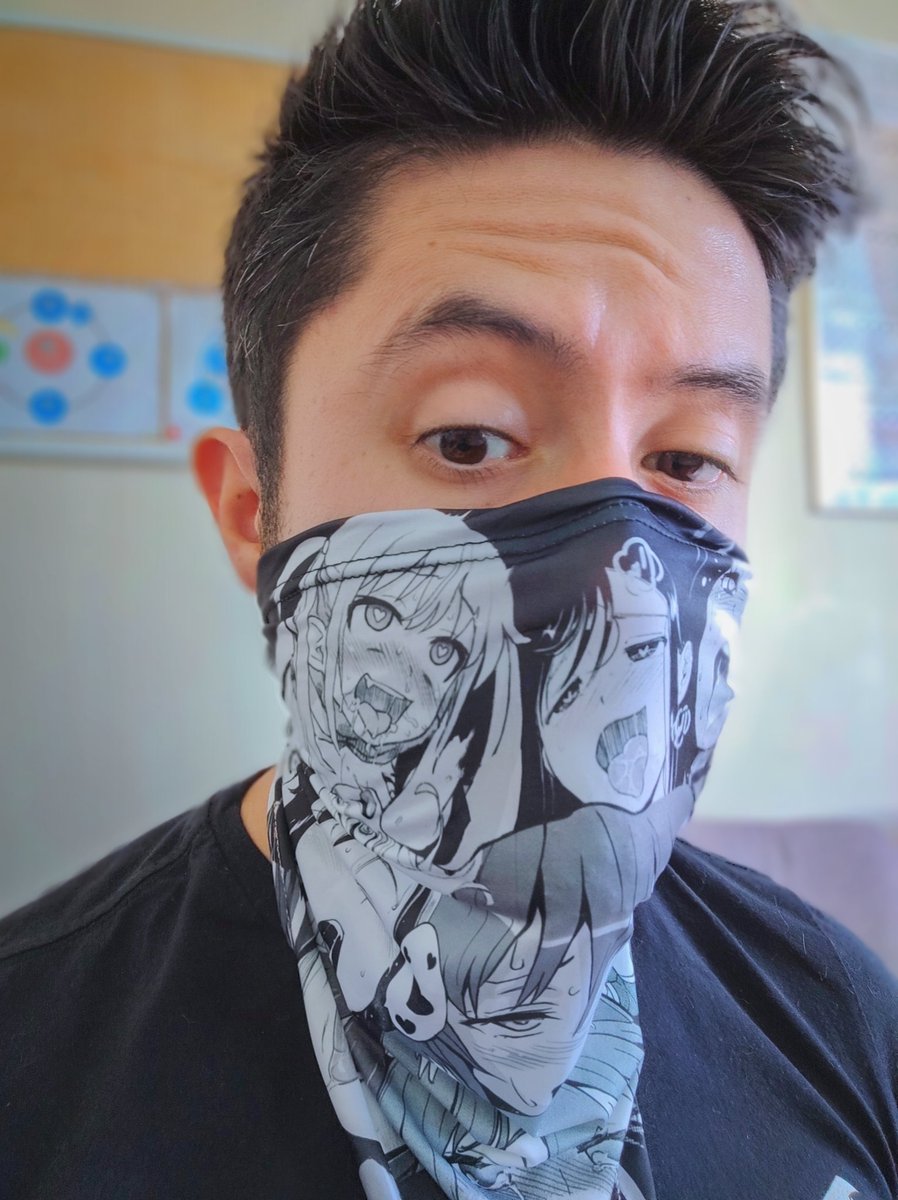 eXL1nk's tweet photo. Me dieron merch Otaku ayer y no estoy soportando mi bandanna #agehao!!!
Y esperen la foto de mi JOJOsudadera, obvio con JOJO pose. https://t.co/ZWG3X3gerz