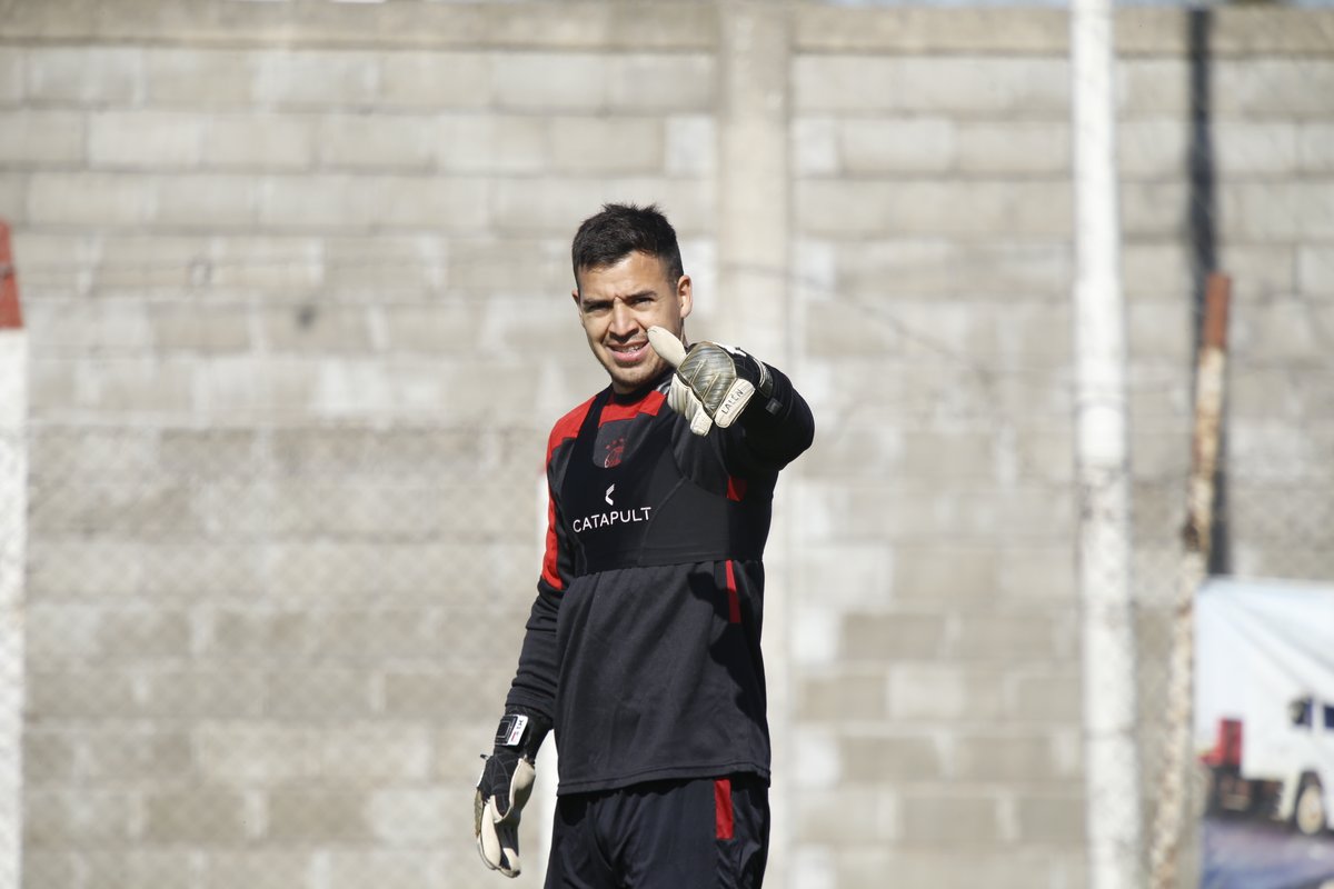 CAHuracan's tweet photo. #Huracán 🎈¡Vamos que esto sigue! 😎

🔜 Enfocados en el próximo objetivo, siempre unidos. https://t.co/FvlDr3GwfQ