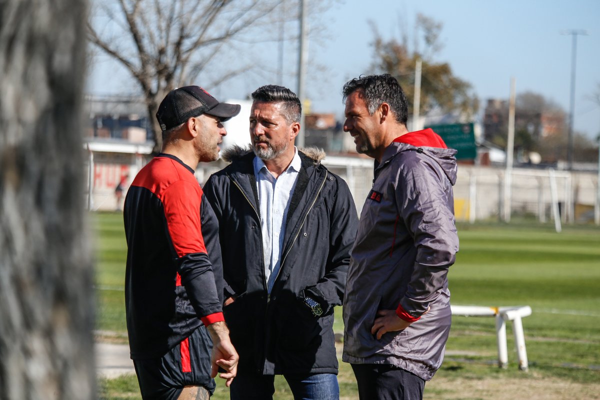 CAHuracan's tweet photo. #Huracán 🎈¡Vamos que esto sigue! 😎

🔜 Enfocados en el próximo objetivo, siempre unidos. https://t.co/FvlDr3GwfQ