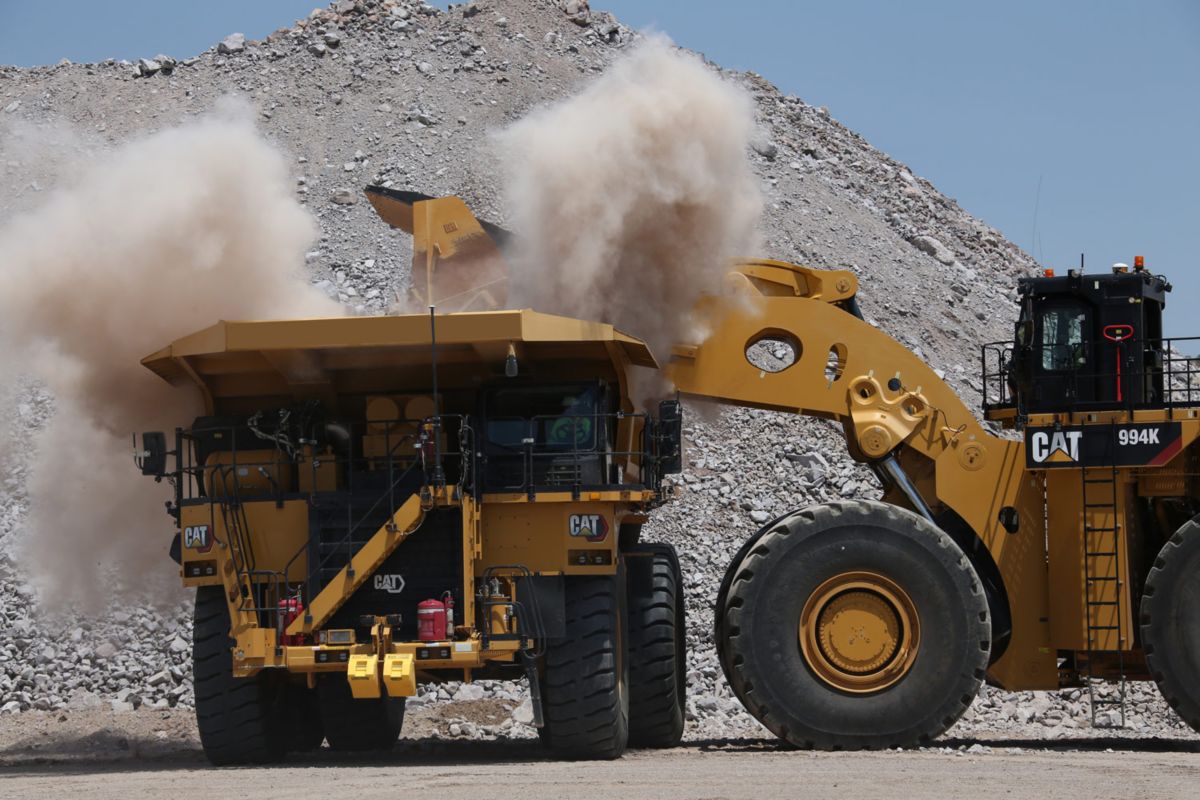 im_mining's tweet photo. #ioneer, the emerging #lithium-#boron supplier, completes a deal with @CaterpillarInc that builds on an earlier MoU &amp; solidifies early intro of @CatMining's #MineStar #Commandforhauling #AHS on a 140 t class Cat 785 fleet at ioneer’s #RhyoliteRidge project https://t.co/sJyE8DJTa3 https://t.co/jjcmtwaTLj