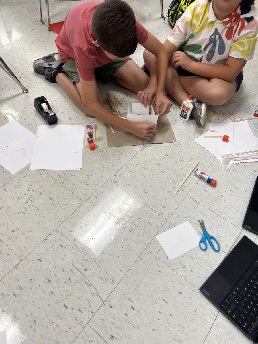 WhiteHouseMiddle tweet media