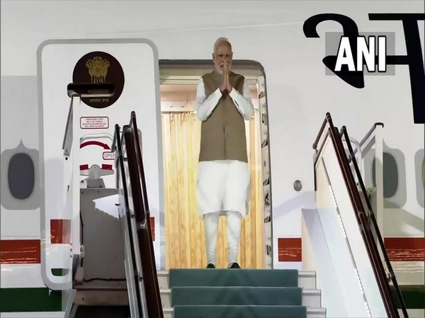 ani_digital's tweet photo. PM Modi arrives in Samarkand to attend SCO summit

Read @ANI Story | https://t.co/8snkX7KjHI
 #PMModi #Uzbekistan #SCOSummit2022 https://t.co/J5EHiWLh94