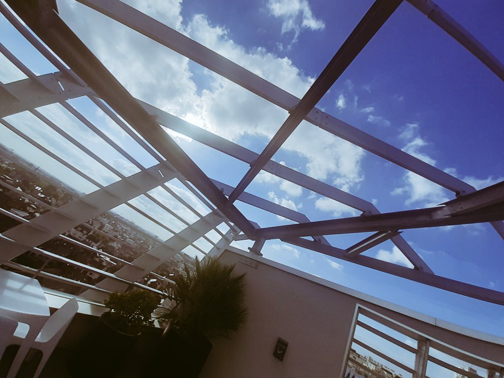 SergeMarshall's tweet photo. #rennes Depuis immeuble Identity3 du Groupe #giboire @pierregiboire explose les codes espaces #coworking sur 1400m2 dans un environnement sécurisé pour les #entreprises (fibre dédiée non partagée)et incroyablement graphique  @Galivel https://t.co/lqQcivYuRI