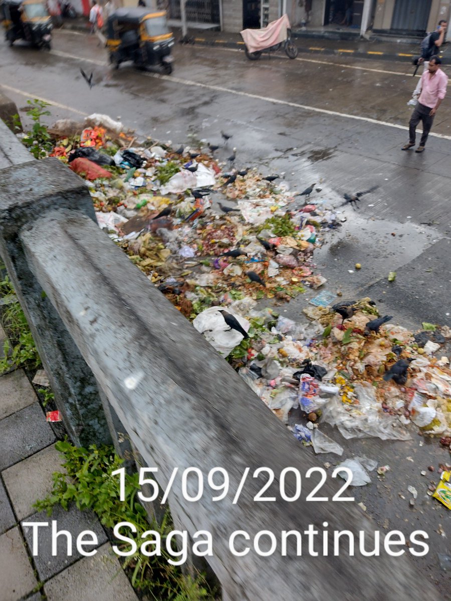 SentinelWachter's tweet photo. Opposite #InModShoe store also its the same garbage spread all across the road daily https://t.co/XP3QY5peTG