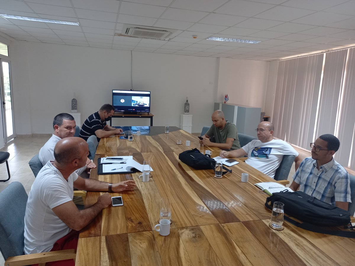 PCTHabana_3CE's tweet photo. Encuentro entre directivos del @PCTHabana_3CE y @cubadebatecu con el objetivo de crear #alianzas, #colaboraciones y potenciar debates sobre Inteligencia Artificial y Contenidos digitales. @RandyAlonsoFalc @TorralbasLuis @universidad_uci @MINCOMCuba @pictacuba #VamosPorMás https://t.co/Jso3Fxy7Hn