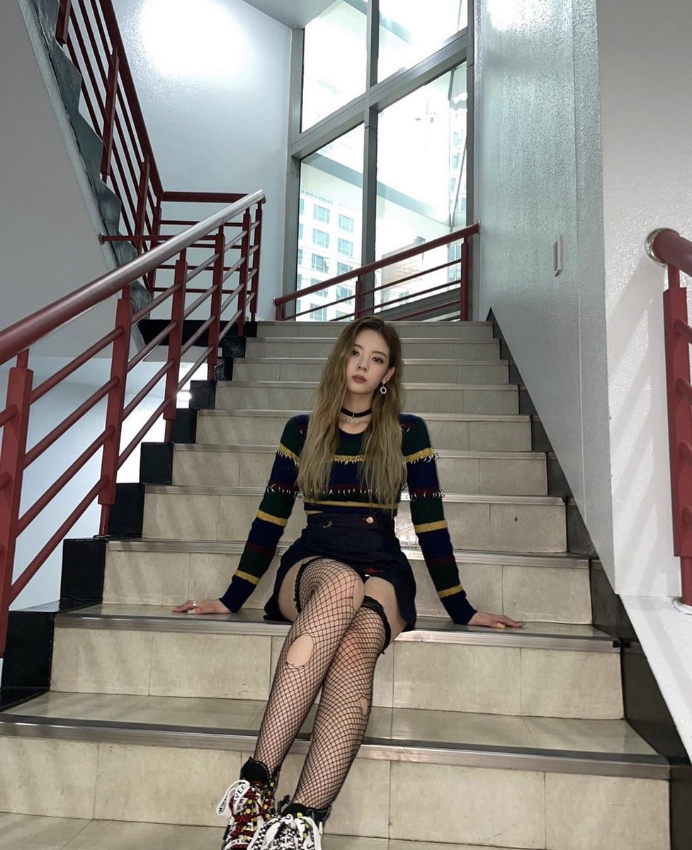 rowanderland's tweet photo. todays outfit of the day #rowanderfleets #gloryfmsinsta https://t.co/ycgfZYeItA