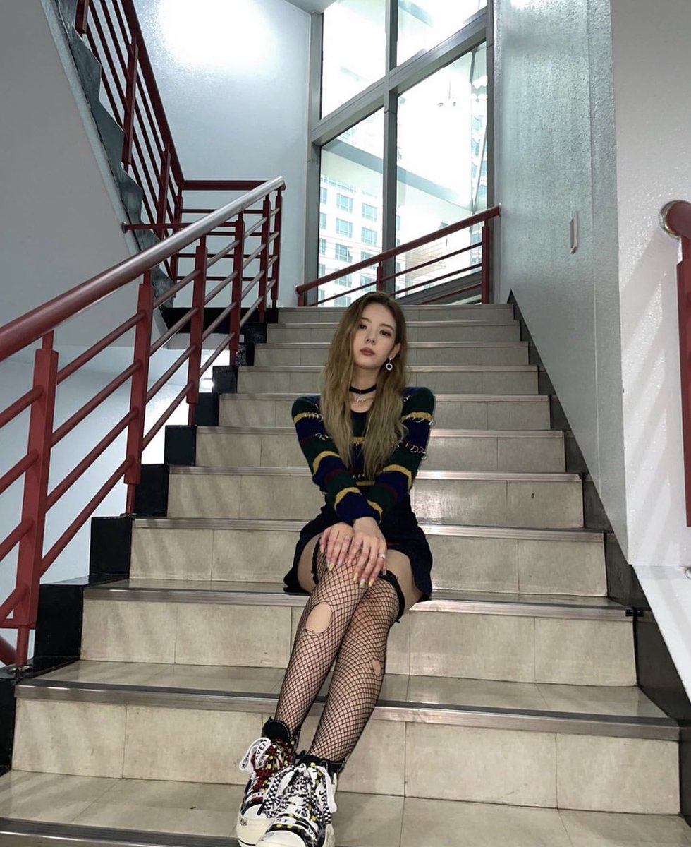 rowanderland's tweet photo. todays outfit of the day #rowanderfleets #gloryfmsinsta https://t.co/ycgfZYeItA