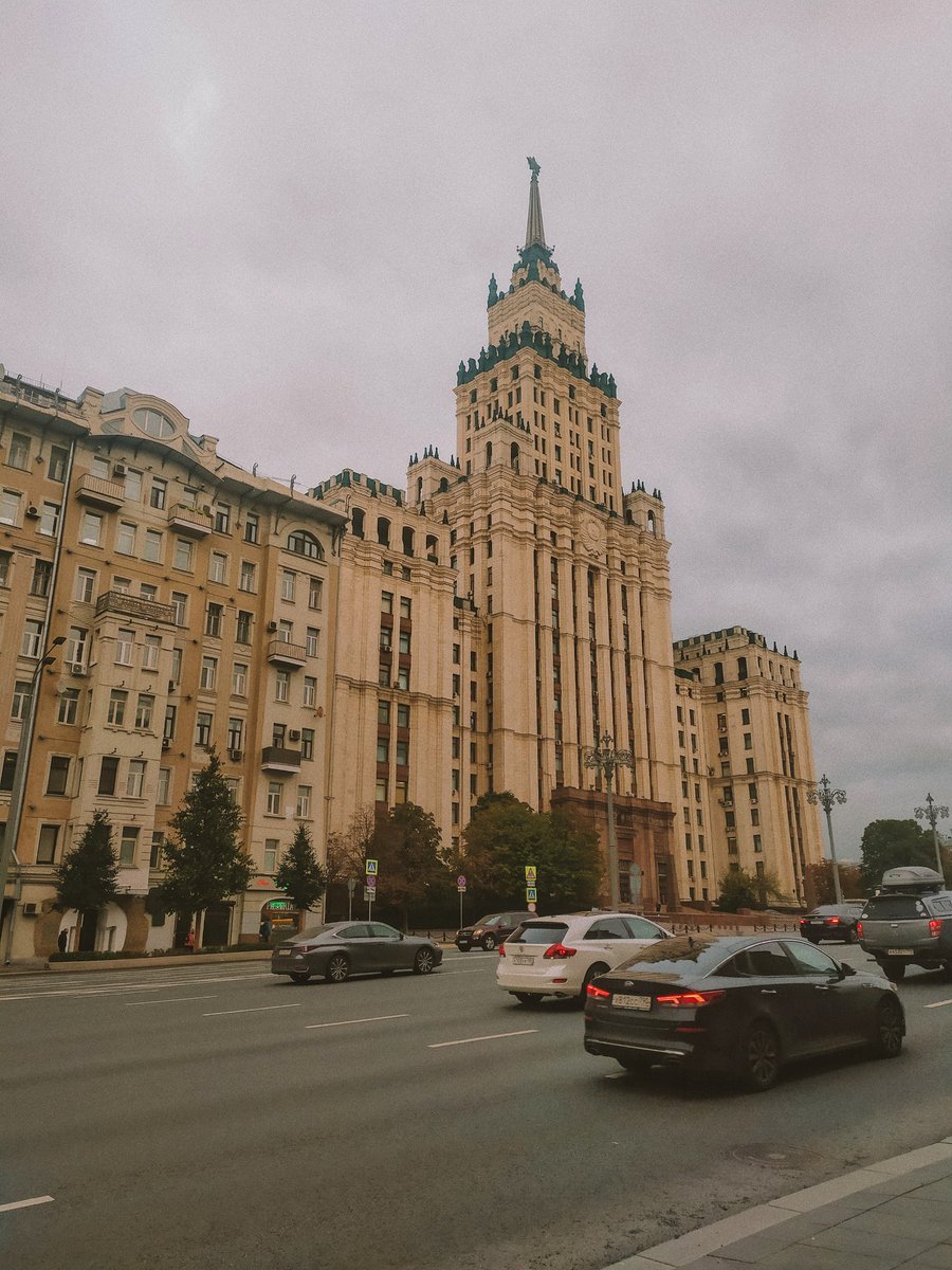backsbanny_smok's tweet photo. Сегодняшнее путешествие на красные ворота https://t.co/krkWzpyKti