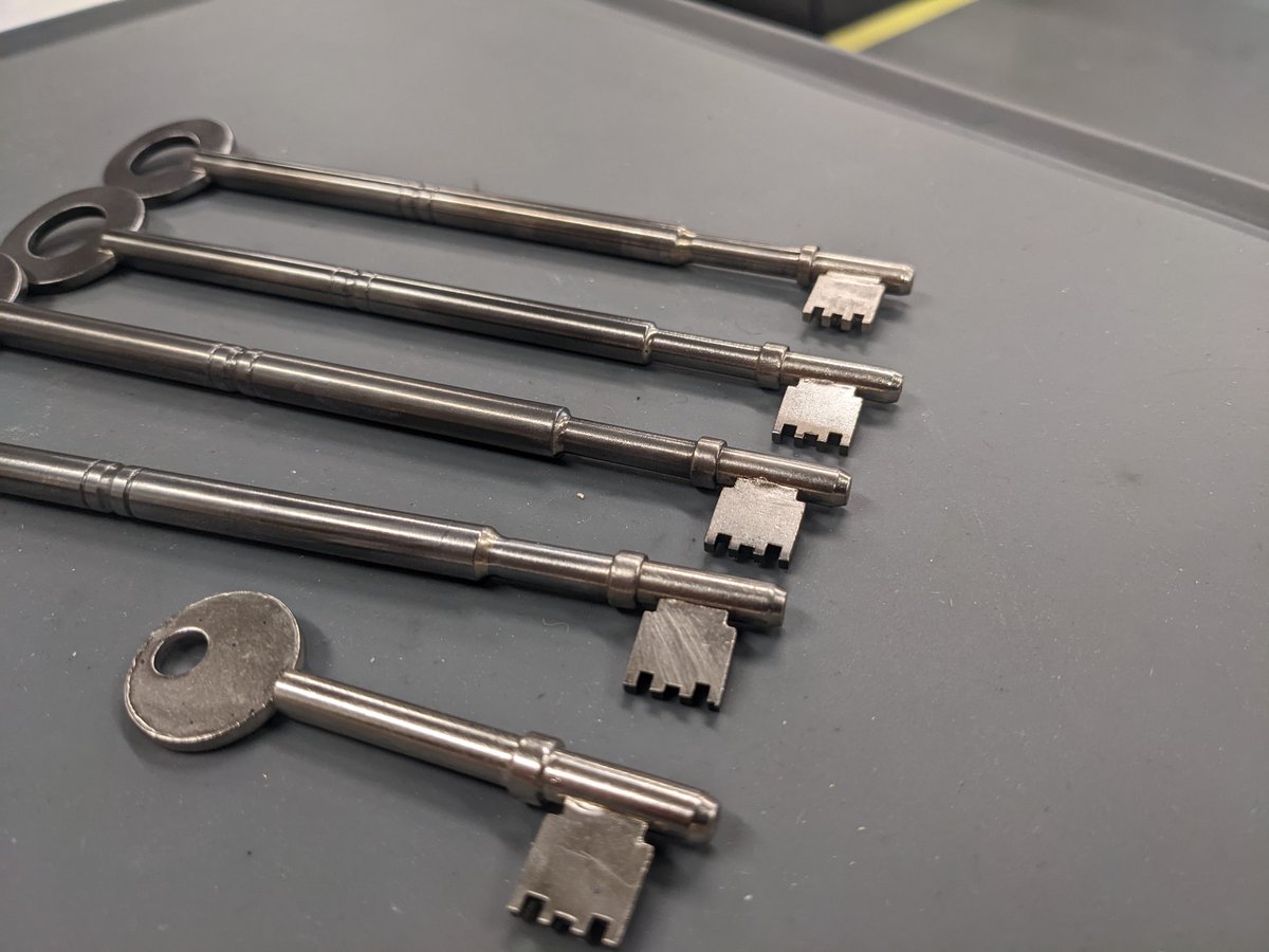 DenbighLocks's tweet photo. A customer needed extra long keys for a modern lock fitted to an extremely very thick old door, so we solved the problem at our workshop, Denbigh Locksmiths
#locksmith #denbigh #locks https://t.co/iZ5hS11ZZz
