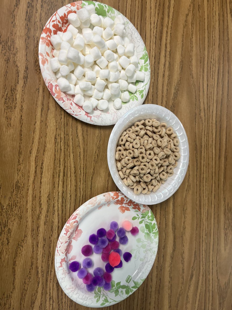 AHuskyste's tweet photo. Peeked in to @HillsideTAG today and it was full of awesome 5th graders, learning and “blood” creation @HillsideESart @media_hillside @HillsideES https://t.co/3ozMXQz2Ht