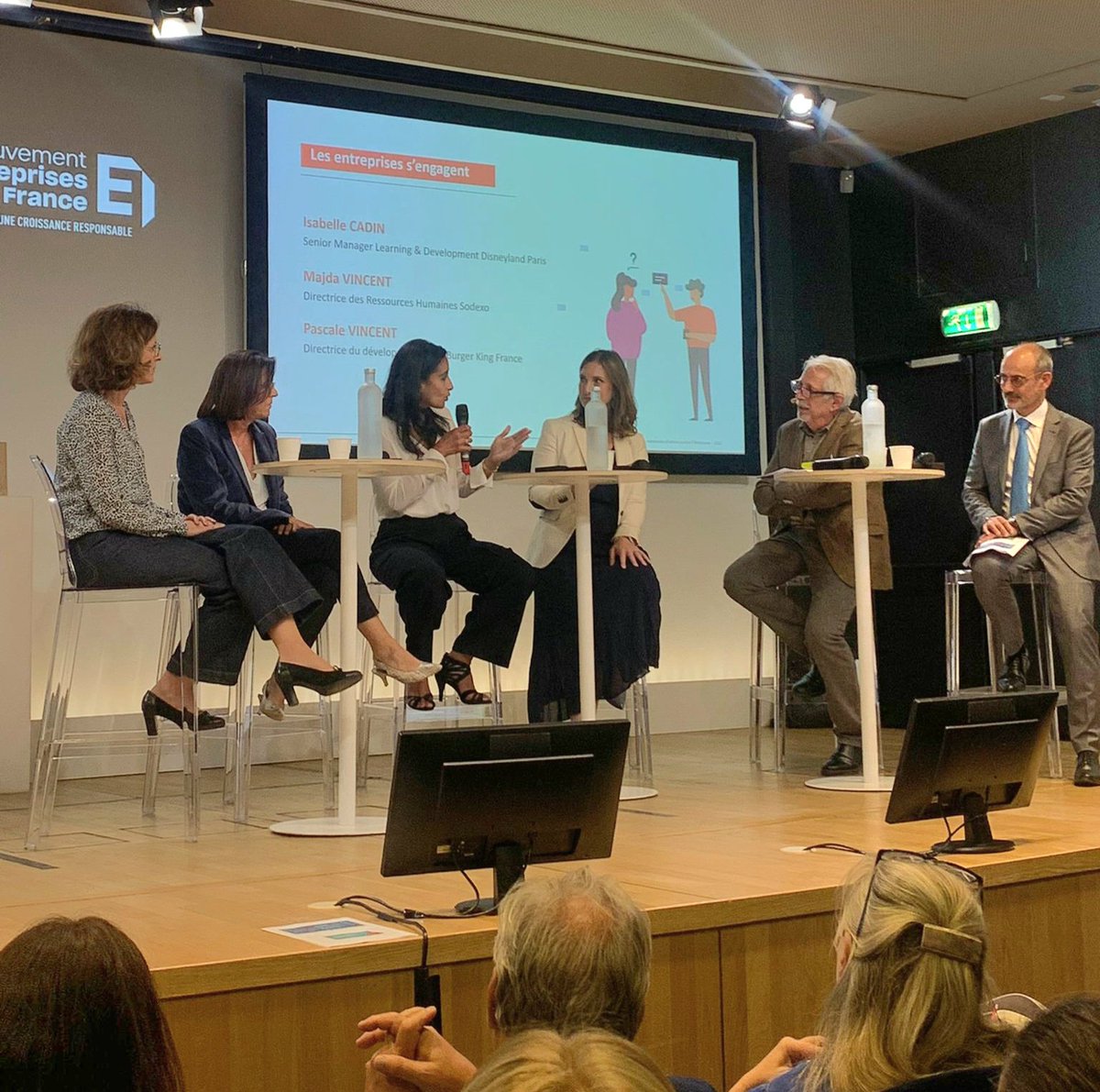 Témoignages de responsables RH <a href="/SodexoFrance/">SodexoFrance</a>, <a href="/BurgerKingFR/">Burger King France</a>, <a href="/DisneylandParis/">Disneyland Paris</a> : mieux repérer les situations d'illettrisme dans le monde du travail, accompagner l'arrivée massive des solutions digitales pour les salarié(e)s en difficulté avec les compétences de base. #jnai2022