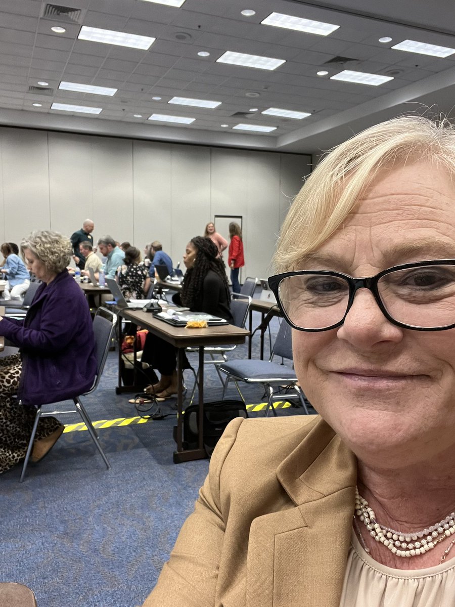 LoriLoggains's tweet photo. Data, data, data. Learning new things never gets old. #MSDthePlaceToBe https://t.co/EteGnkZl8F