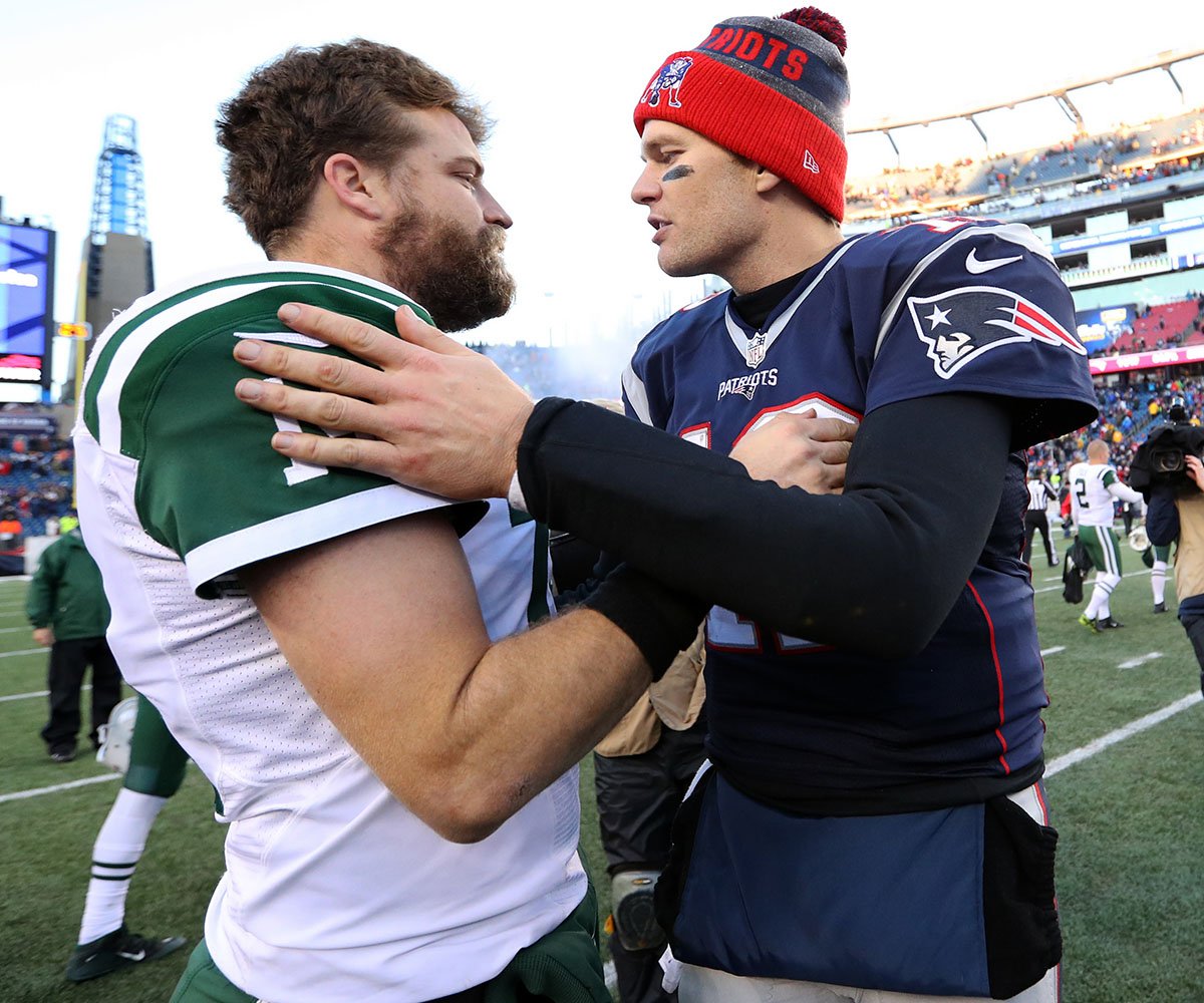 Omega_Rex's tweet image. Ryan Fitzpatrick's dumb ass: Tom Brady never shook my hand because he's a poor sport
Reality:
