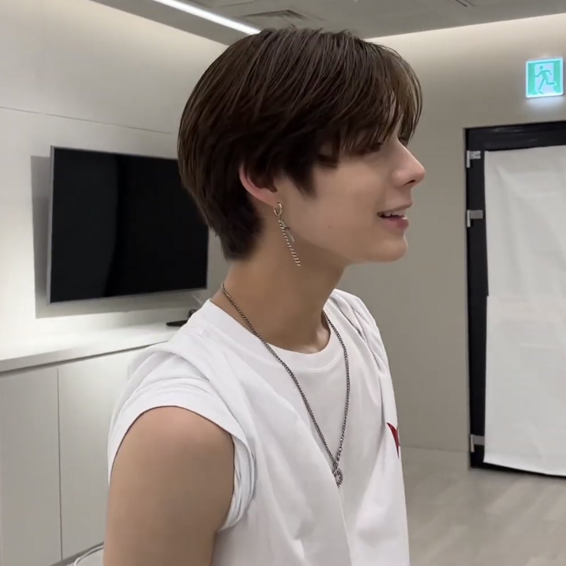 FOLDERJYJ's tweet photo. 😳,can’t take my eyes off you

✮✭ #JJ #TraineeA https://t.co/NBcUTKGike