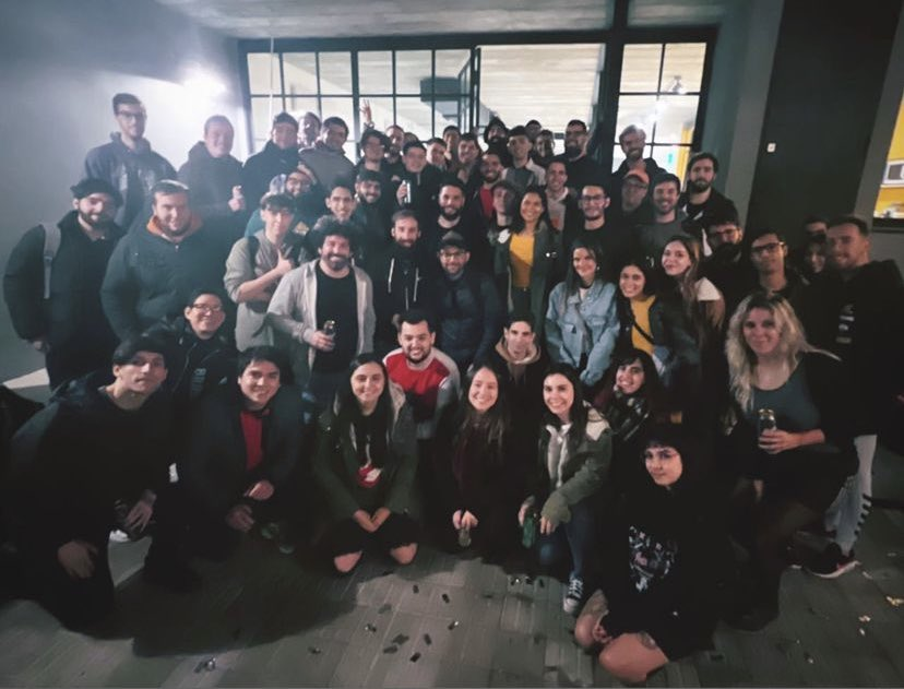 goncy's tweet photo. Mañana Viernes 16, sale juntada con la comunidad a las 19:00 hrs en Darsena - José A. Cabrera 4354, Palermo, Buenos Aires.

Nos vemos ahí con quien quiera venir, solo busquen al grupo de raros y digan hola.

Nos vemos mañana 🙌 https://t.co/Xre9NUaDXA