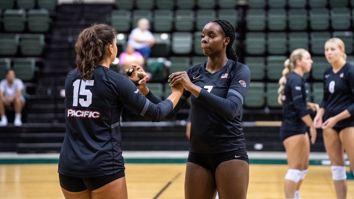 Pacificwvball's tweet photo. One more weekend on the road to wrap up non-conference action! #UpRoar

READ ➡️ https://t.co/yB2jOAte9d https://t.co/sfwBb8HBmb