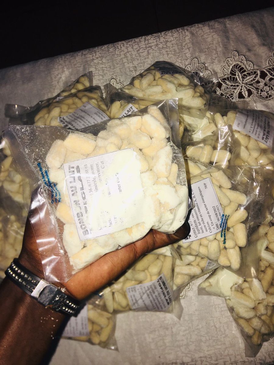 Chabriol4's tweet image. Bonjour TT237, 
j'aide mon père a vendre les bonbons au lait , c'est son gagne pain 🥹
Livraison et expéditions possibles 🤗