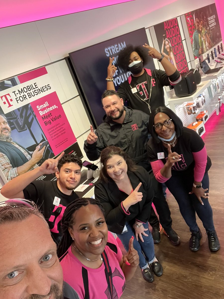 Got to visit our SMB, Retail &amp; TPR partners in Atlanta this week! Big things are coming! #TFBinRetail <a href="/JayR4Biz/">Jay</a> <a href="/jackiemoritztmo/">Jackie Moritz</a> <a href="/cjgreentx/">Chris Green</a> <a href="/amazingdayz12/">Daisy Salazar</a> <a href="/jameskstamper/">James Stamper 🌾</a> <a href="/JenniferSeeber/">Jennifer Seeber</a> <a href="/n8tapales/">Nate Tapales</a> @lizzzanatorrr