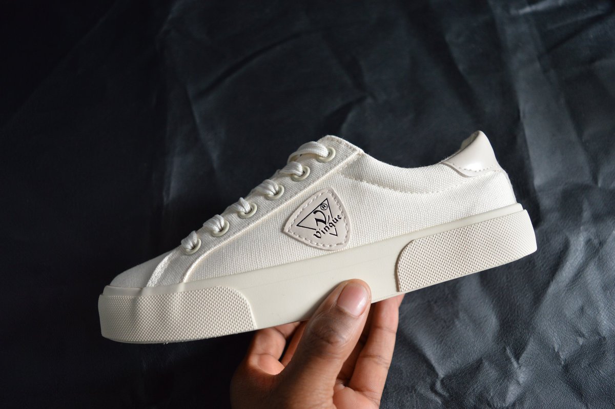 vinque_sa's tweet photo. Vinque Offwhite https://t.co/FtN6v1Gslk