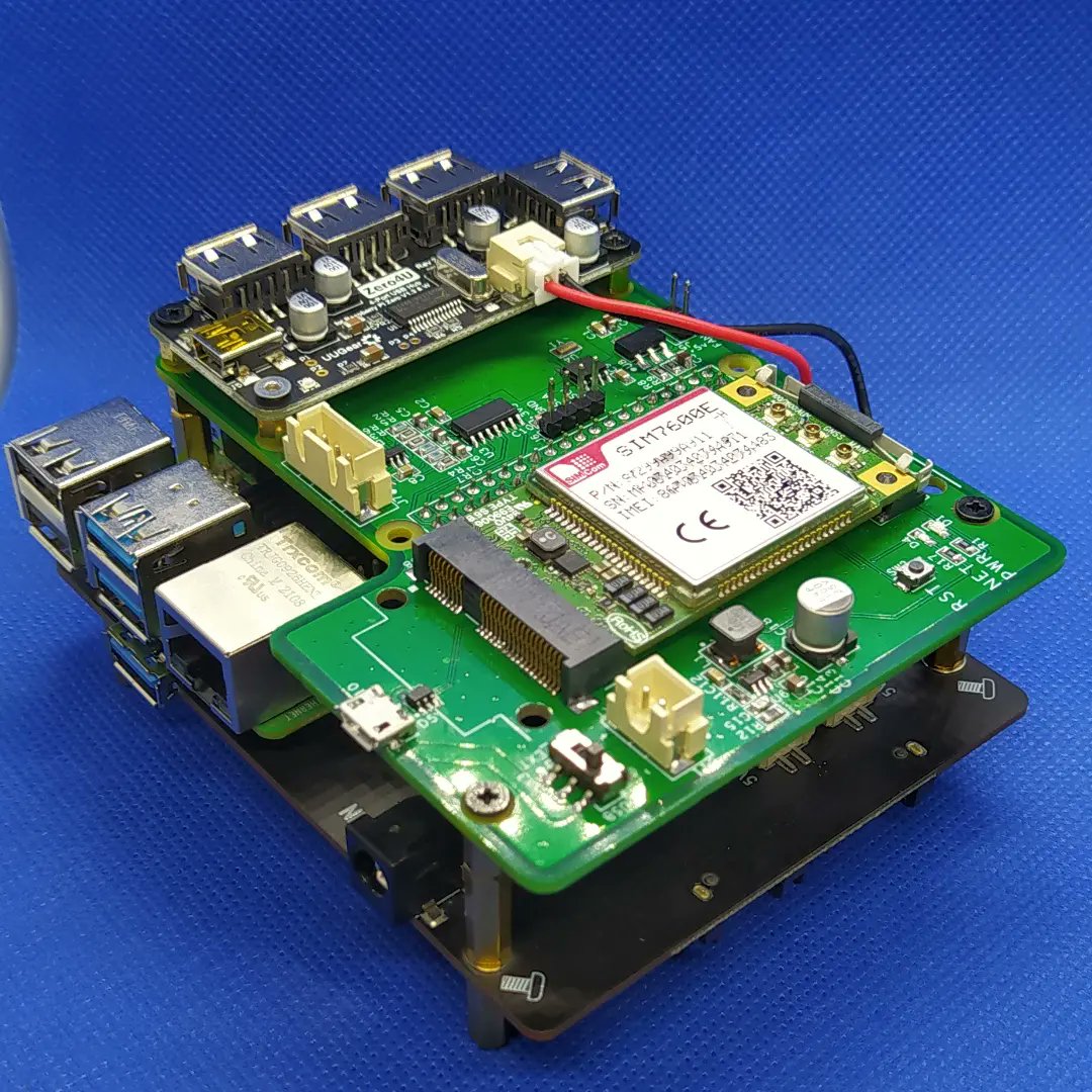 IObrizio's tweet photo. Raspberry hat
-mini pcie
-rtc
-gpios
-usb hub

#raspberrypi #minipcie #pcie #usb #sim7600 #iot #pcb #smd #smt #sbc #maker #maker #raspberrypi4 https://t.co/2Cy0brFMFe