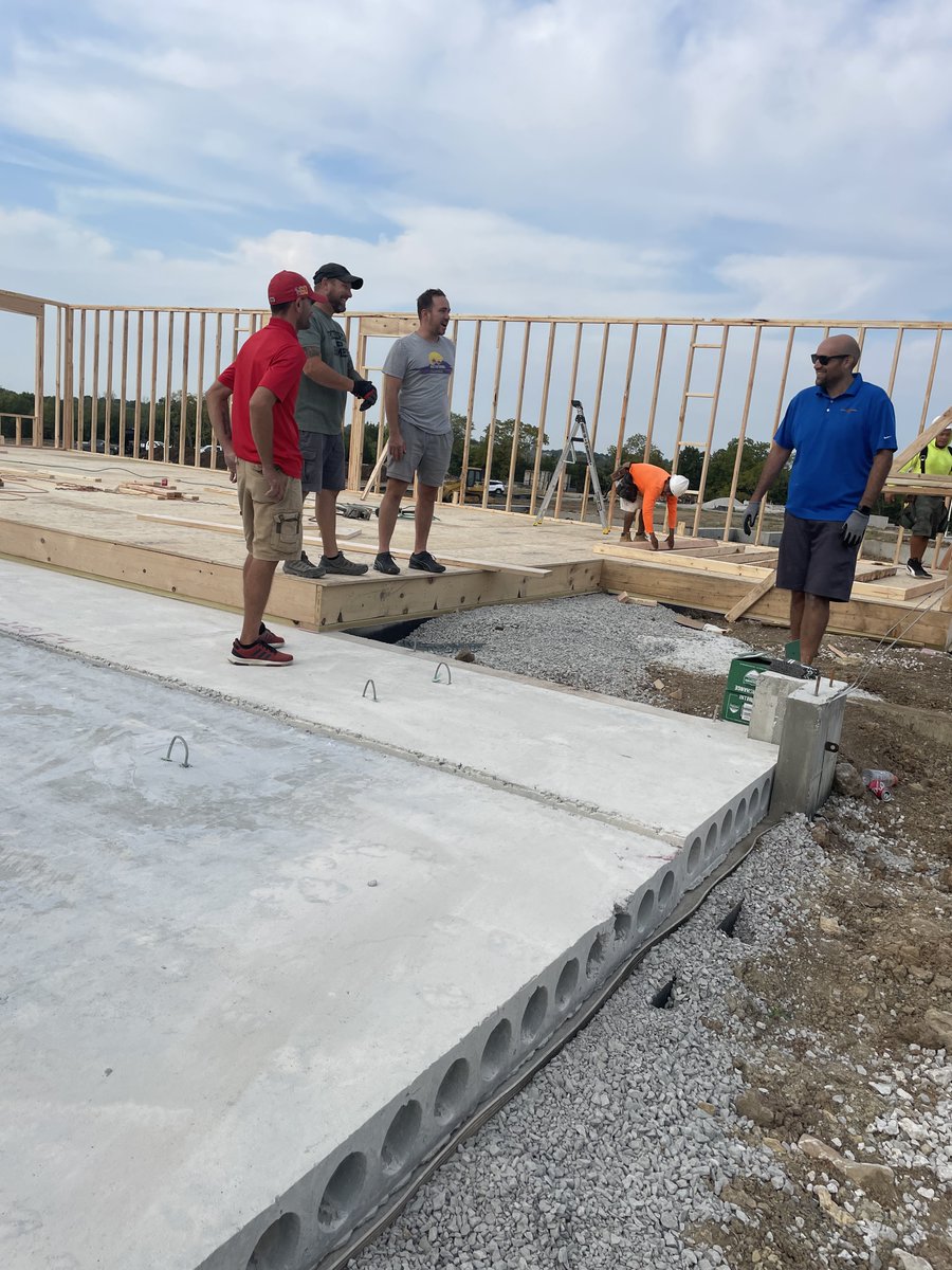 RoeserHomes's tweet photo. Our team is busy out in Wilshire Hills today! 🛠️ Check out this concrete install for the suspended garage of our Roanoke in Lot 37. To learn more about our homes in Wilshire Hills, check out our website https://t.co/hYv3LMF1lb! https://t.co/O5Dk1g5U5y