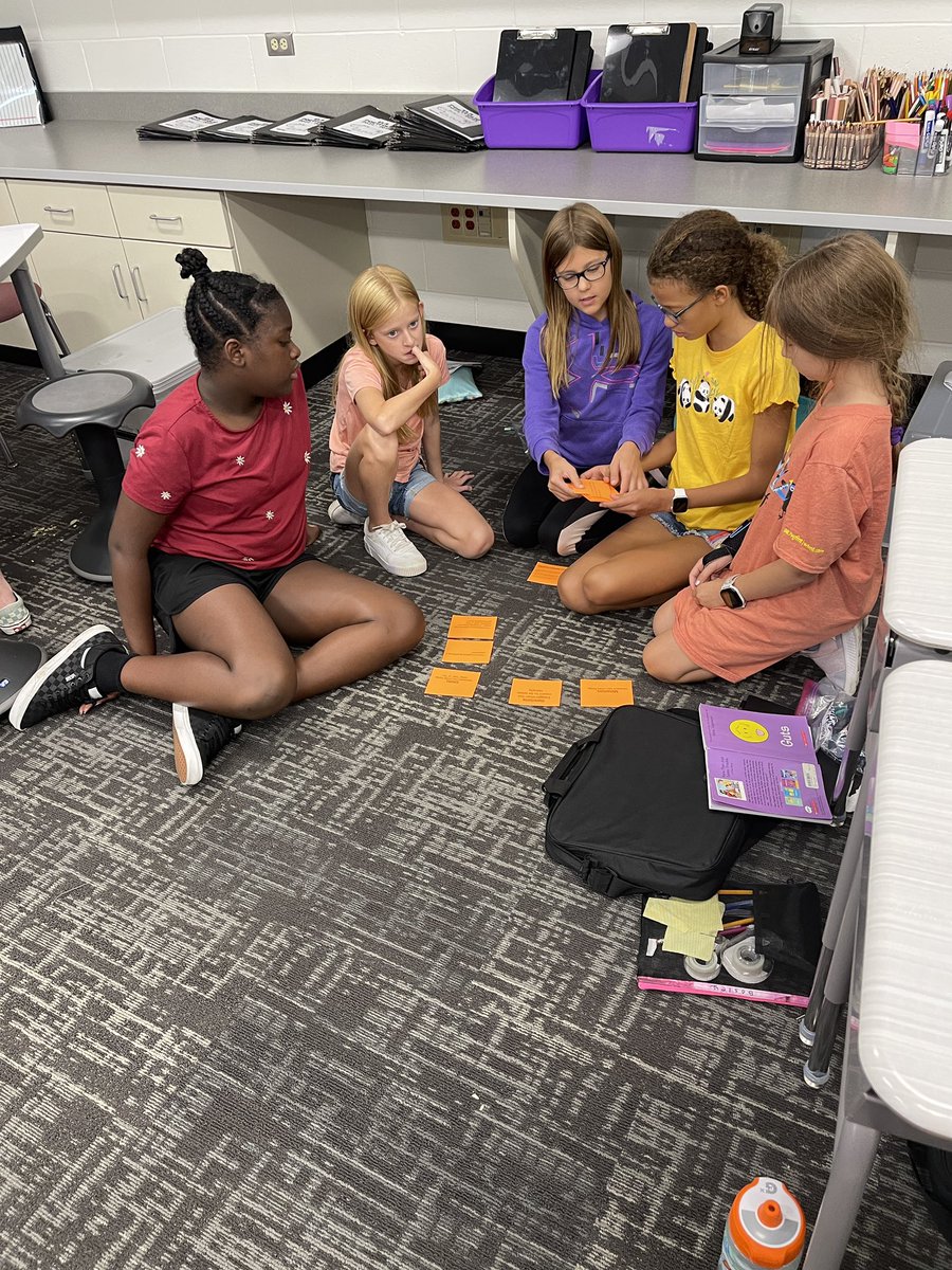 MrsHalesClass's tweet photo. Today my readers sorted figurative language found in Ungifted for some review. #WeAreChelsea #HaleHerd #Ungifted https://t.co/Ga0rsElpAg