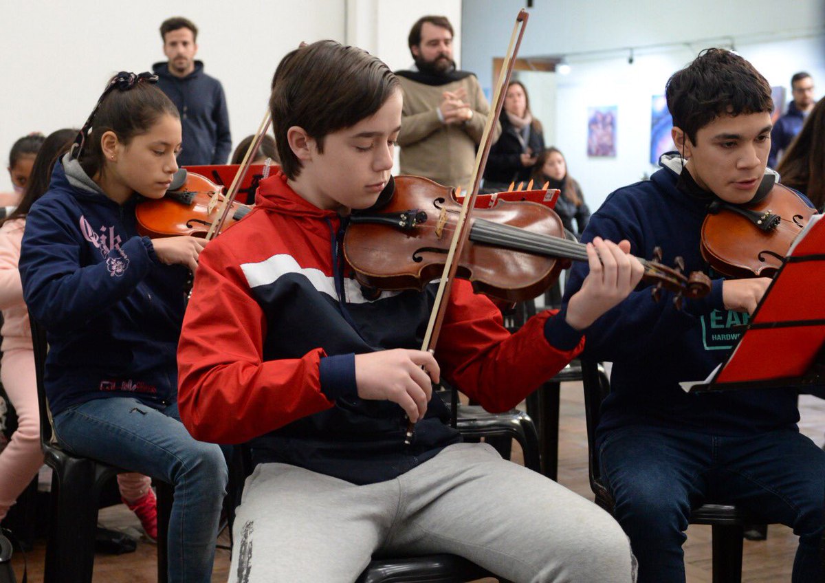 munimardelplata's tweet photo. 🎺¡La Orquesta Municipal Infanto Juvenil se sube al escenario del Teatro Colón! https://t.co/8VyEfNMjlB