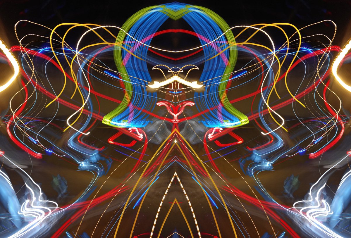 optvisionnft's tweet photo. New Visions ๐
All created by light
No pencil
No brush
Just original light
Which one do you like more?
1) Eastern Soldier
2) The girl
3) Rainbow man
4) The candle
5) None ๐ฅ
#OpticalVision #light
#NFTCommuntiy
#nftartiฬst #NFTArts https://t.co/RzE1UOazzz