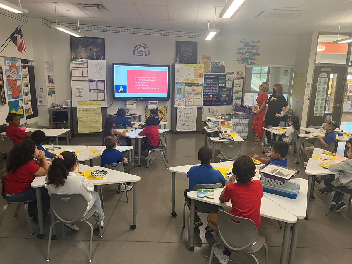 MsDanielsStormy's tweet photo. 🚀 Happening now Campus-Wide #DotDay celebration with Peter and Paul Reynolds & @MicrosoftFlip at #CoachArchieDuran in @ELPASO_ISD More to come as we Celebrate Creativity this and everyday!!!! #MIeexpert @MicrosoftEDU @YenthayO https://t.co/H9HBioxSAK