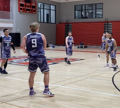 Tombo_9's tweet photo. #TomboHoops #Slash4 #BoardManGetsLaid #Defend https://t.co/r6BemPUI5r