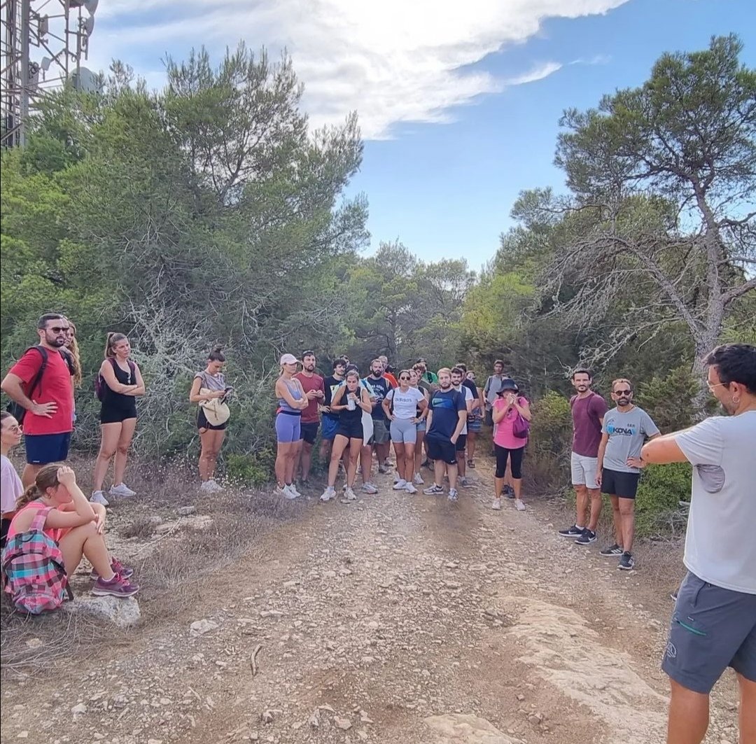 CepFormentera's tweet photo. Iniciem la formació "El patrimoni natural, cultural i històric de Formentera" per a docents nouvinguts amb el Pere Mateu Cantallops del @campaprenentatgeformentera @CepFormentera https://t.co/Yy9R2hFMfU