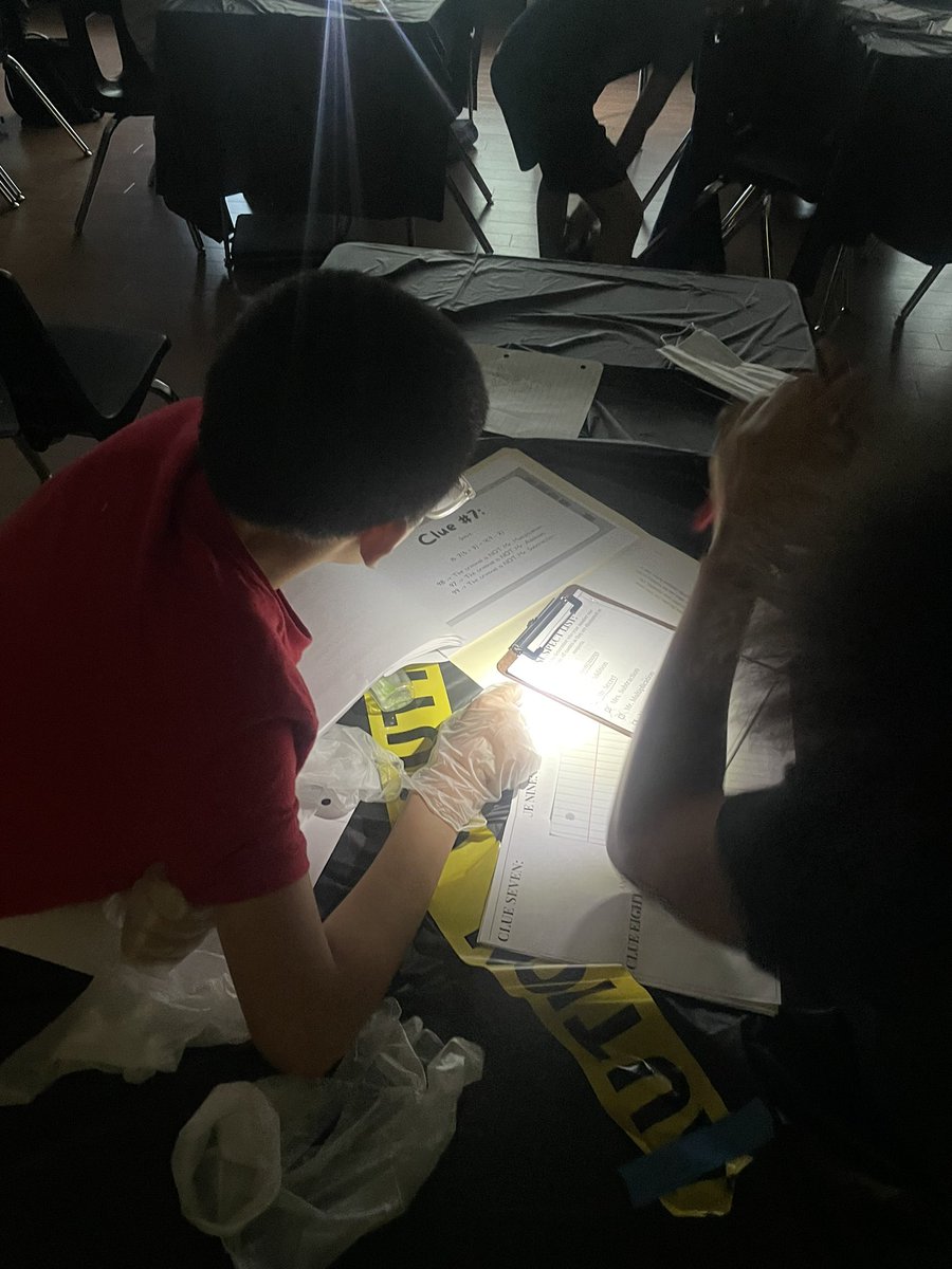 courtneyjwright's tweet photo. 6th Graders in @MissCarrion class @AudeliaCreek solving mysteries with integers! What an #ACEmazing lesson! #RISDbelieves @RISDmath #itsastallionthing https://t.co/jCMKeISo0t