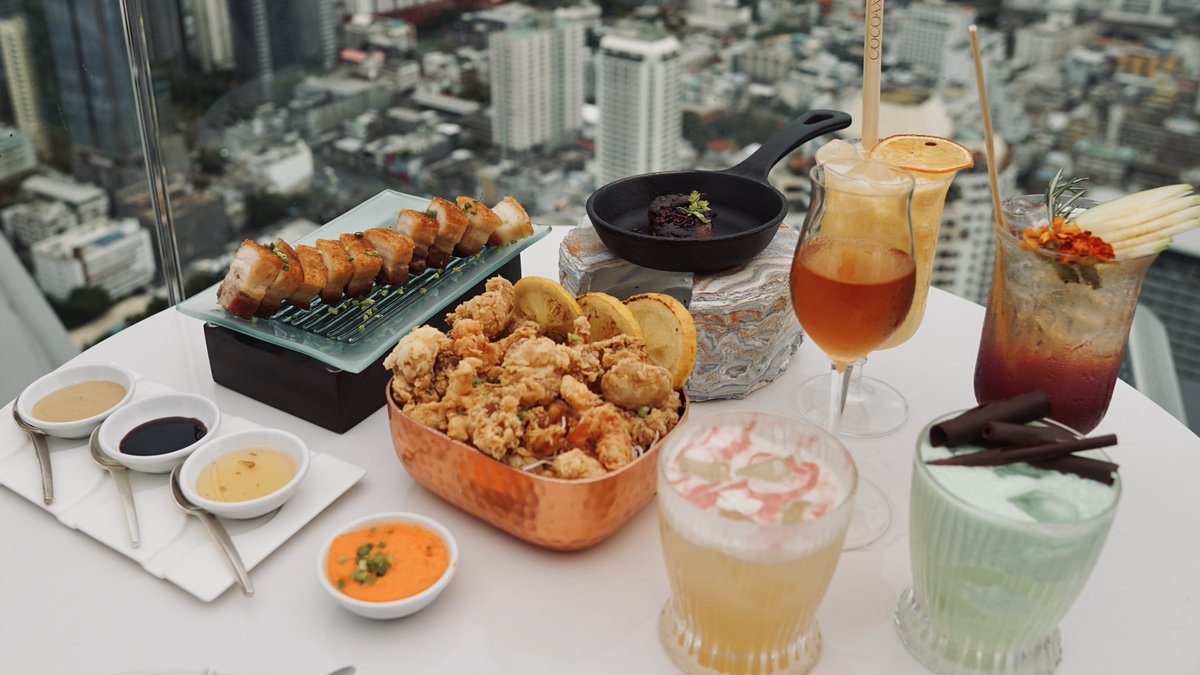 GoEatGoOut's tweet photo. มีอาหารและเครื่องบน Rooftop ด้วยนะ

📍 COCOA XO ชั้น 57 โรงแรม Centara Grand @ Central World (Walk in only)
⏰ เวลา 16.00 – 01.00 น.
🚗: มีที่จอดรถ
🥂 จำกัดอายุ 20 ปีขึ้นไป

#cocoaxobangkok #cocoaxorooftopbar #chocolovers #ถ้ำช็อกโกแลต #กินกรุงเทพ #rooftop #bar #goeatgoout @aroii https://t.co/Hk6Xi1y7if