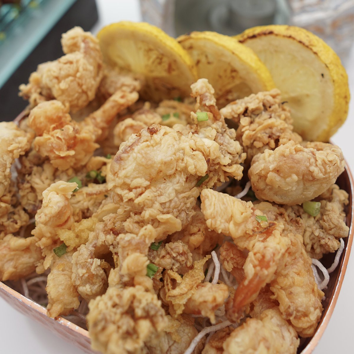 GoEatGoOut's tweet photo. มีอาหารและเครื่องบน Rooftop ด้วยนะ

📍 COCOA XO ชั้น 57 โรงแรม Centara Grand @ Central World (Walk in only)
⏰ เวลา 16.00 – 01.00 น.
🚗: มีที่จอดรถ
🥂 จำกัดอายุ 20 ปีขึ้นไป

#cocoaxobangkok #cocoaxorooftopbar #chocolovers #ถ้ำช็อกโกแลต #กินกรุงเทพ #rooftop #bar #goeatgoout @aroii https://t.co/Hk6Xi1y7if