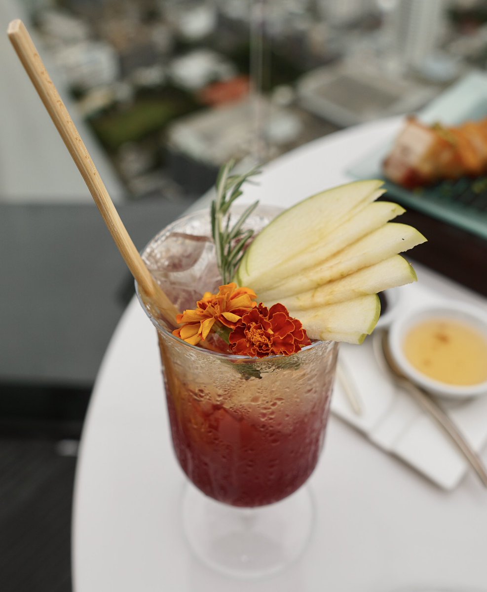 GoEatGoOut's tweet photo. มีอาหารและเครื่องบน Rooftop ด้วยนะ

📍 COCOA XO ชั้น 57 โรงแรม Centara Grand @ Central World (Walk in only)
⏰ เวลา 16.00 – 01.00 น.
🚗: มีที่จอดรถ
🥂 จำกัดอายุ 20 ปีขึ้นไป

#cocoaxobangkok #cocoaxorooftopbar #chocolovers #ถ้ำช็อกโกแลต #กินกรุงเทพ #rooftop #bar #goeatgoout @aroii https://t.co/Hk6Xi1y7if