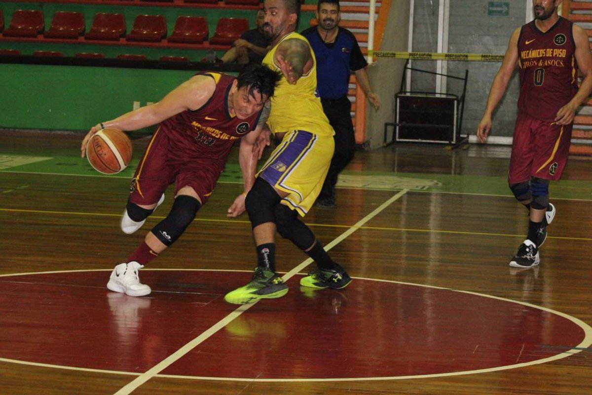 RulotheTank13's tweet photo. #ballin #ballislife #mecanicosdepiso #basketball #basquetbol #forever13 https://t.co/aRYMUZE7Vt
