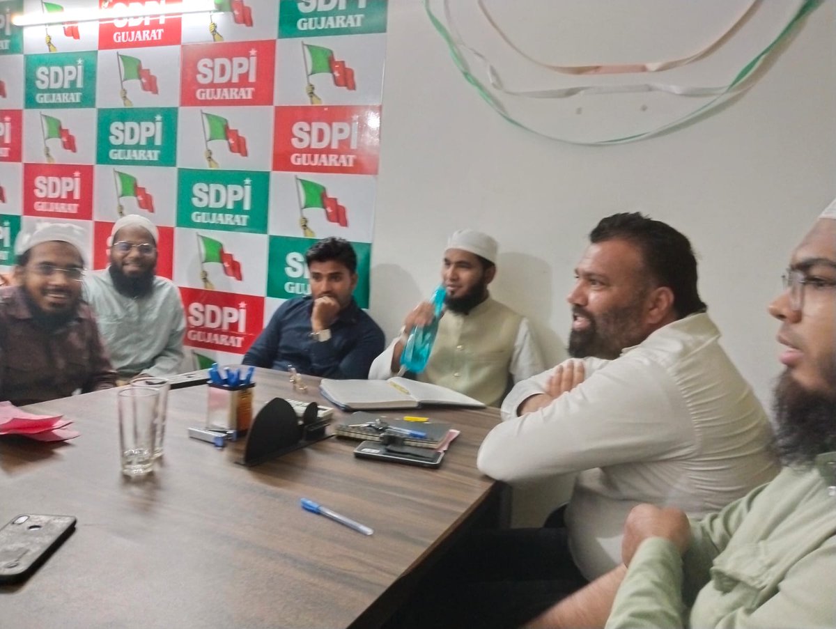 AmjadMunawarOf1's tweet photo. Social Democratic Party of India District working Committee Meeting at Ahmedabad (Gujarat)...

@sdpofindia 
@SdpiBanaskantha 
@SDPIMangrol 
@sdpikarnataka 
@ElyasThumbeSDPI 
@MKFaisy https://t.co/egdDXtvFIO