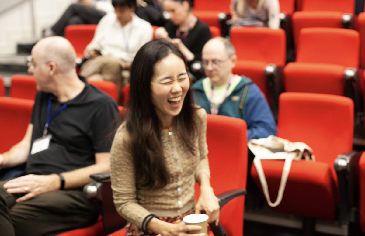panxueni's tweet photo. Me having a very good time, apparently.

From exactly a week ago #CreativeMachine @goldcomputing https://t.co/P1NXxqjUib