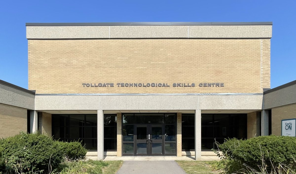 DrBrochu's tweet photo. It has been a fabulous start to the school year at TTSC, including the launch of clubs and extracurriculars - from Talent Club & LGBTQ2S+ to Homework Help & more!! #GrandReturn @GEDSB https://t.co/pGnb9qR9w3
