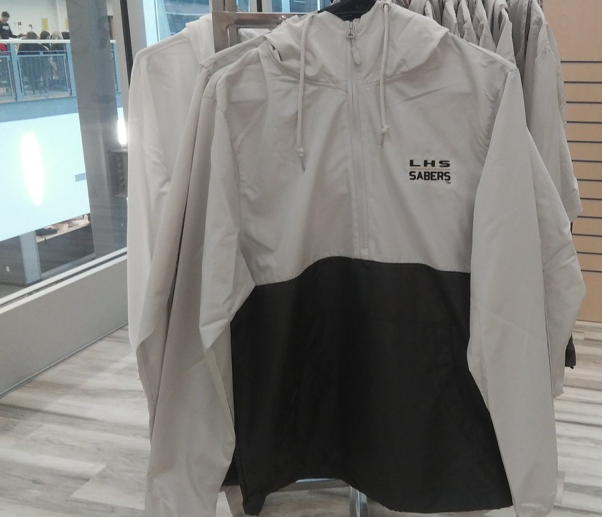 LHSClawCorner's tweet photo. Come to the school store and buy a new windbreaker!
$40 https://t.co/xZvbvmdVJP