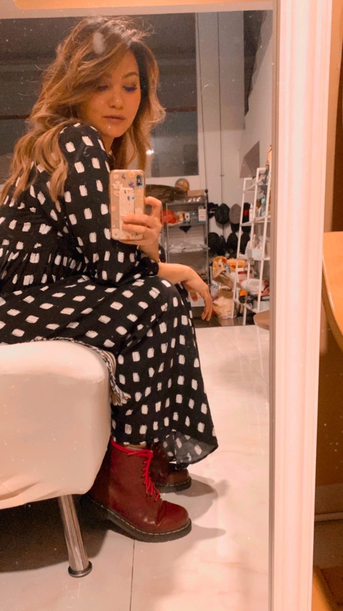AudreySinggih's tweet photo. Jadi perempuan seringkali musti nahan semua emosi, sakit badan (seperti sakit menstruasi setiap bulannya), perang batin, dan menghadapi hari2 seakan kita dalam kondisi terbaik kita, coz what would the world be without us. Kalo kata Beyoncé, “who run the world? Girls”. 💪🏼💜 https://t.co/o8nFJULxqF