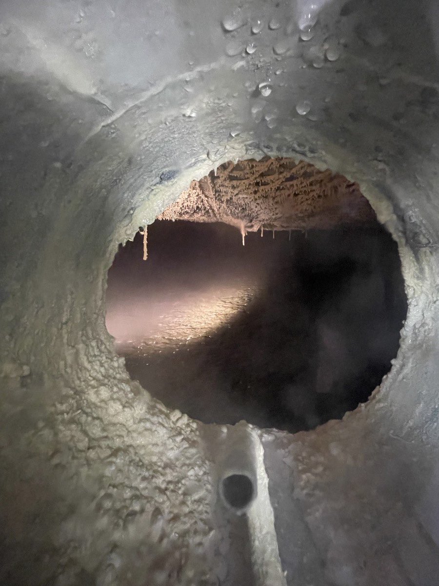 Portes ouvertes au méthaniseur Bio Agri Energie à Cottenchy, un projet de 8 agriculteurs locaux. Production de gaz vert permettant de chauffer 2400 foyers, économie de 6500 tonnes de CO2/an : un bel exemple de transition énergétique dans le monde agricole. 
#Energie #Transition