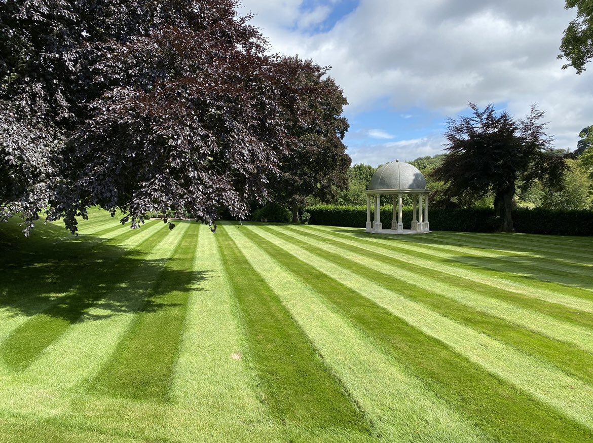 cathhardy15's tweet photo. @ollymurs It is easy silly! We’re ready and waiting @wentbridgehouse !! #groom #bride #yorkshirehotel #hello !! https://t.co/pCqBRMnrk6