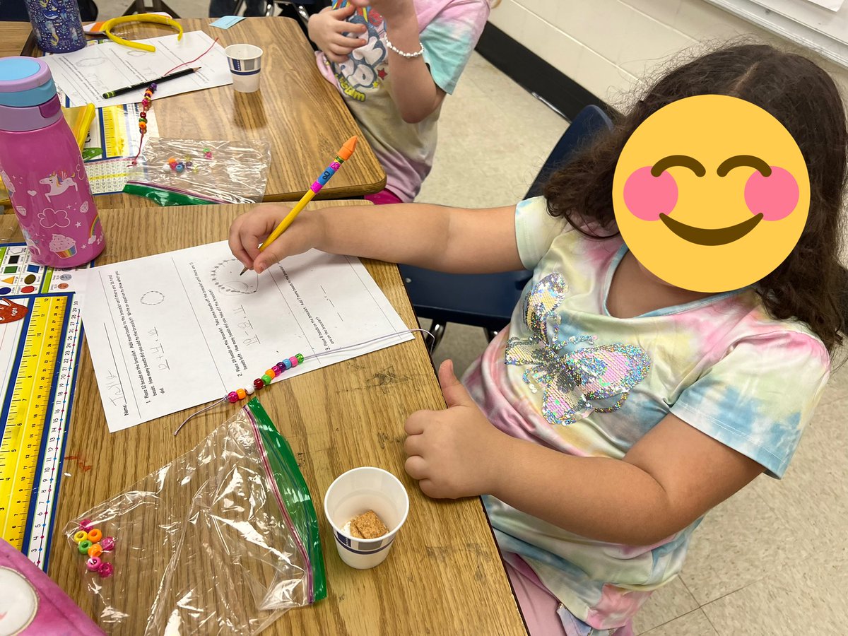So excited to see the amazing STEMScopes lessons happening in 1st Grade. Miss Valco’s kiddos were exploring counting on and back with bracelets! <a href="/HCPSArea5/">HCPS Area 5</a> <a href="/HCPS_Kingswood/">Kingswood Elementary</a> <a href="/MissValco/">Tara Valco</a> <a href="/MsSheffield21/">Carmen Sheffield</a> @STEMscopesMath