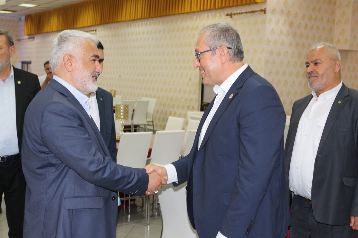 Konya'da muhtarlarımızla bir araya gelerek sorun ve taleplerini dinledik, sorularına cevap verdik.

Başta Konya Muhtarlar Derneği Başkanı Hamdi Demir Bey olmak üzere davetimize icabet eden bütün muhtarlarımıza teşekkür ederim.

facebook.com/18943071182638…